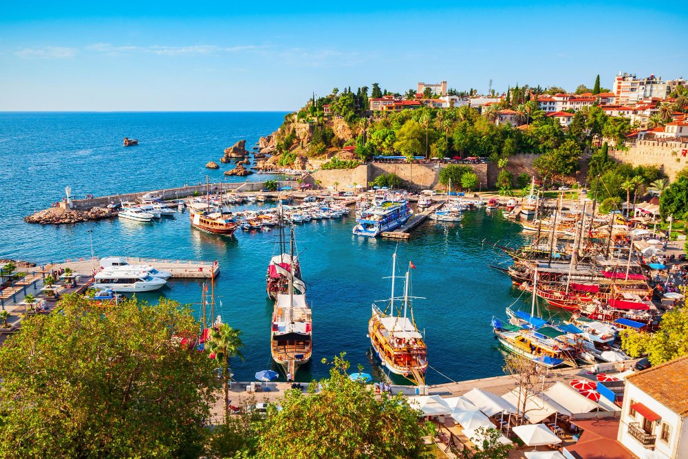 Tratamiento médico en Antalya — Cayra Clinic en la Costa Turquesa