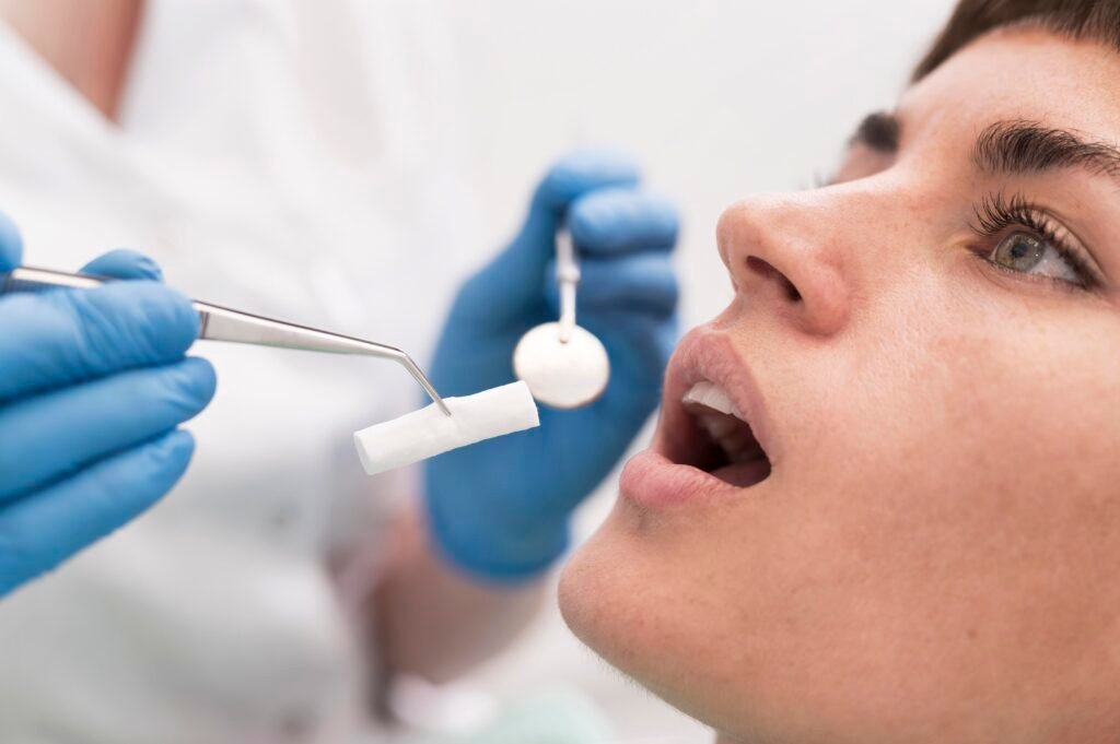 Cirugia periodontal avanzada e injerto de encia para personas con VIH en Turquia Cayra Clinic