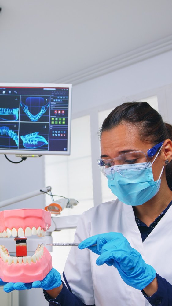 Consulta inicial y planificación digital para implantes dentales All‑on‑4