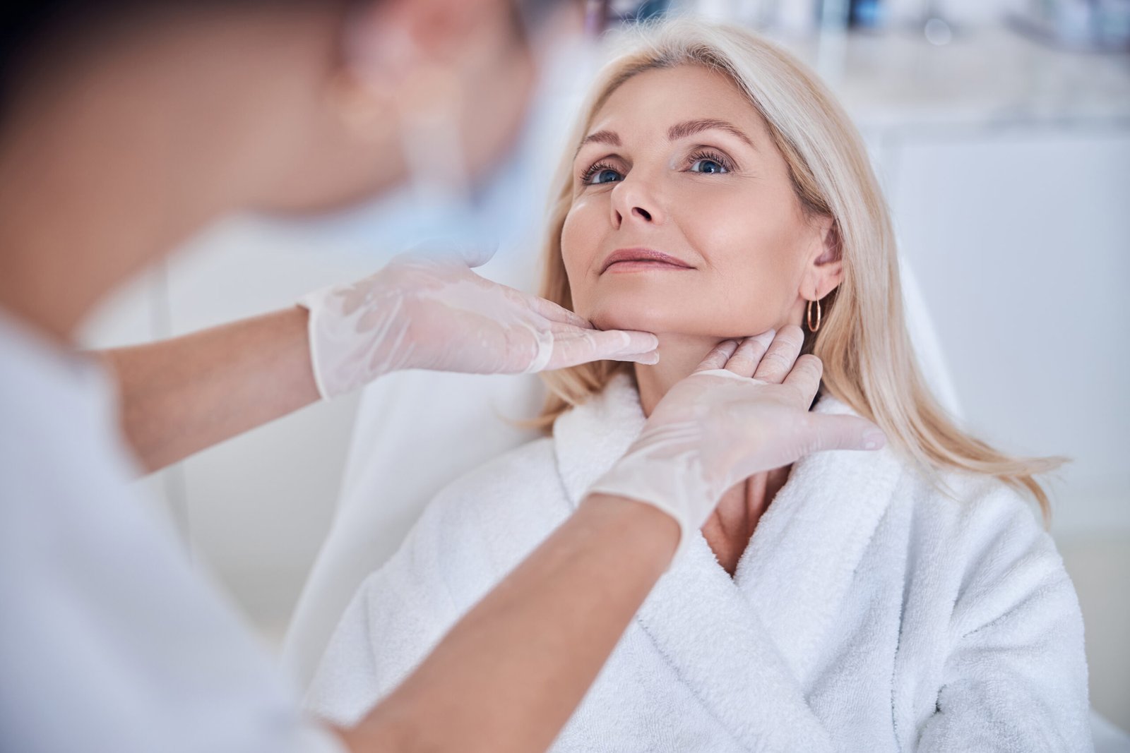 Comparativa de tecnicas lifting cervicofacial vs minilifting en Estambul