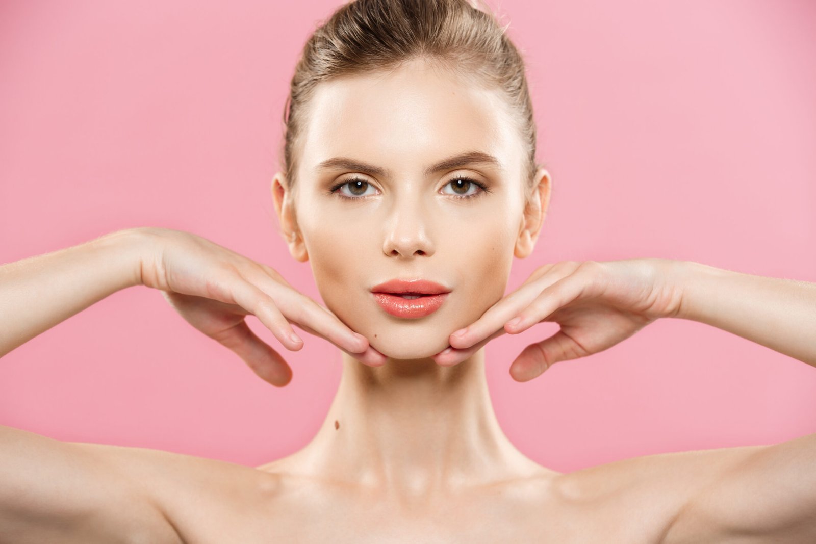 Consulta médica para bichectomía en Turquía y perfilación facial en Cayra Clinic