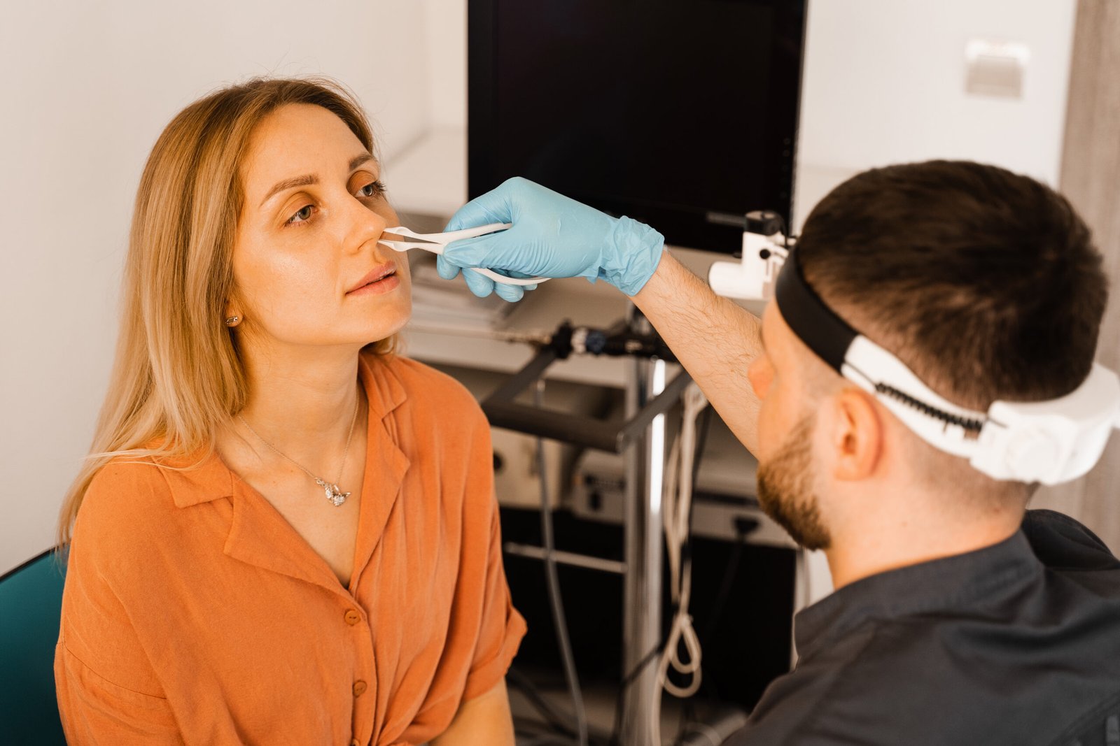 Exploracion endoscopica nasal para diagnostico de congestion en Cayra Clinic