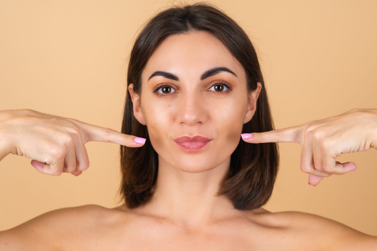 Resultado estético de bichectomía y rostro afinado con pómulos definidos