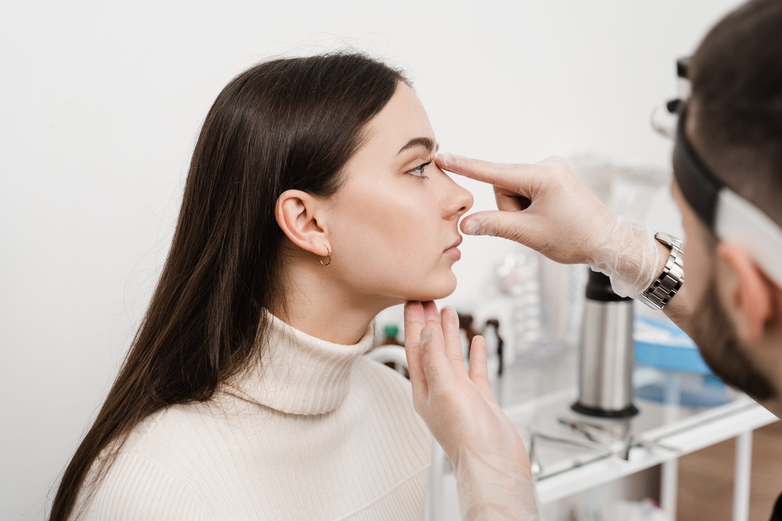 Procedimiento quirúrgico de rinoplastia de revisión en Cayra Clinic