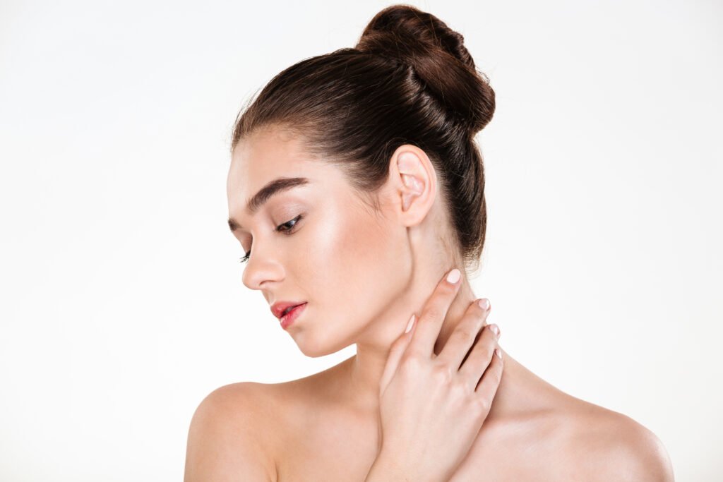 Cicatrices del lifting de cuello ubicacion y apariencia en Cayra Clinic Turquia